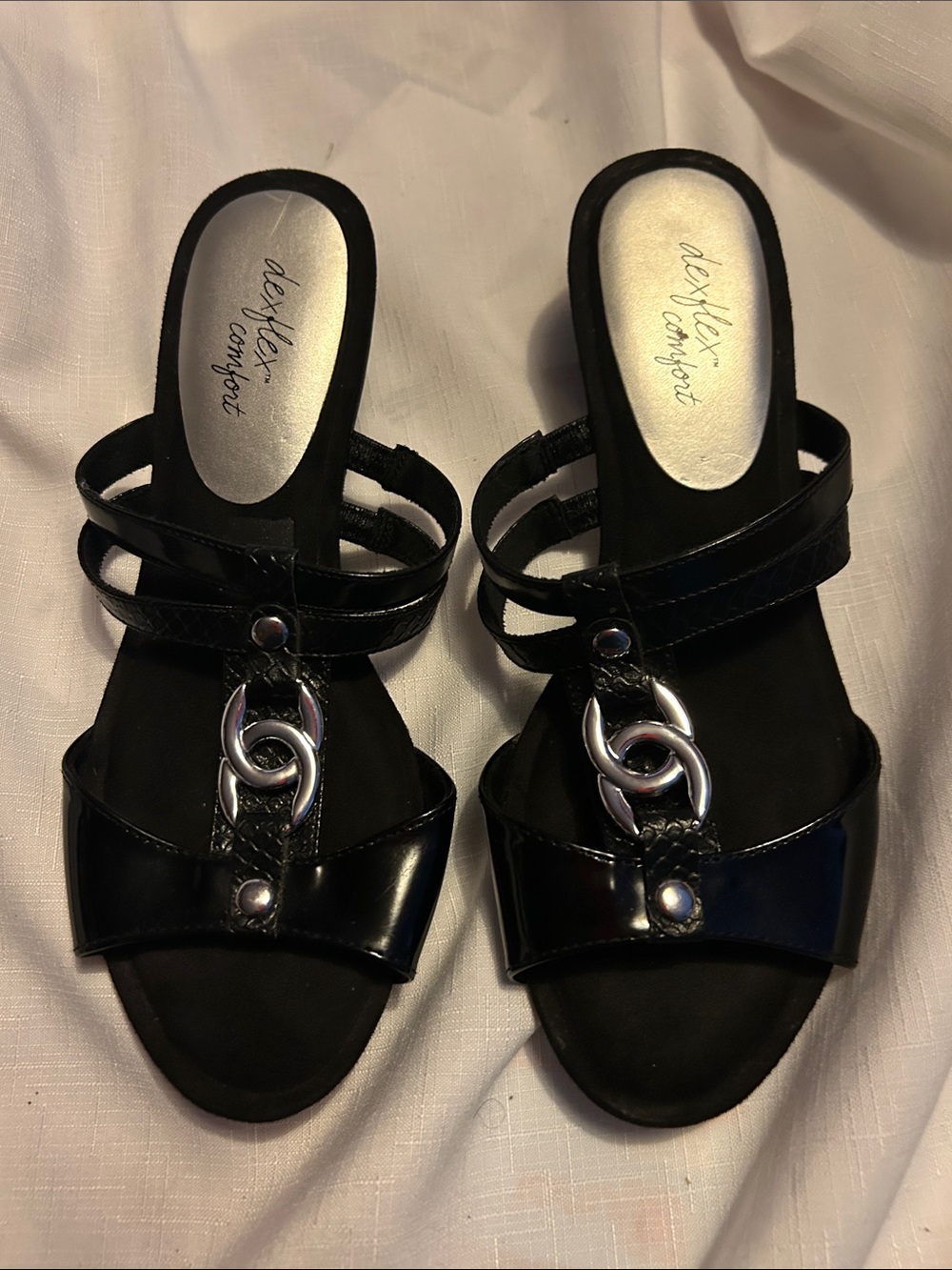 dexflex comfort Black Slip-On Sandals with Silver Ring Accent